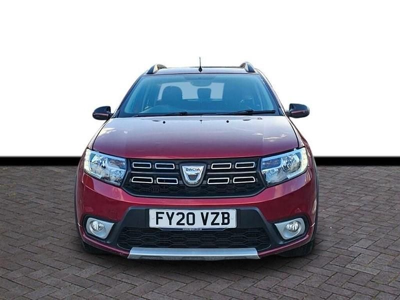 Used Dacia Logan MCV Stepway 90 HP (66 kW) 2020 Red Estate