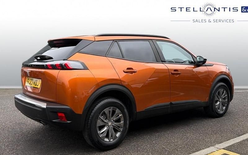 Second-hand Peugeot 2008 Active+ 101 CP (74 kW) 2023 Portocaliu SUV