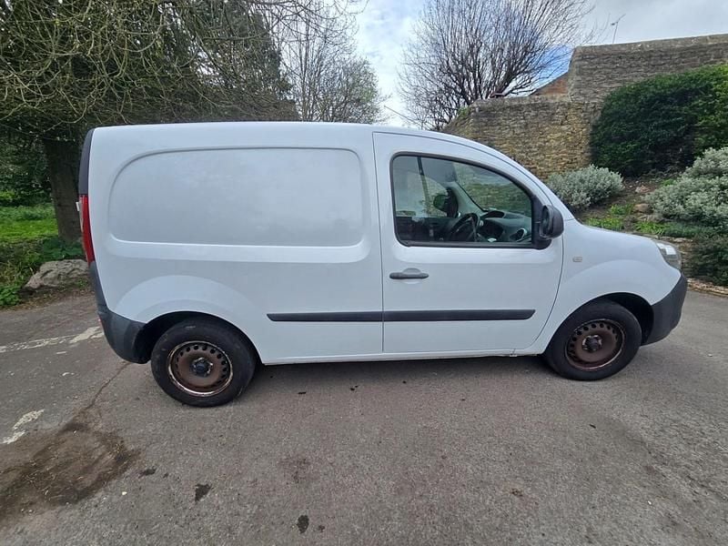 Used Renault Kangoo 2013 White MPV