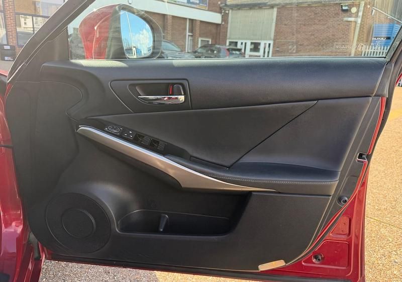 Used Lexus IS300h Executive Line 223 HP (164 kW) 2016 Red Sedan