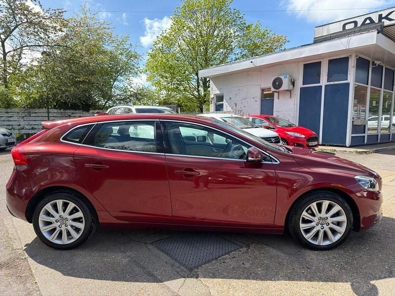 Usado Volvo V40 SE Lux 2015 Vermelho Citadino