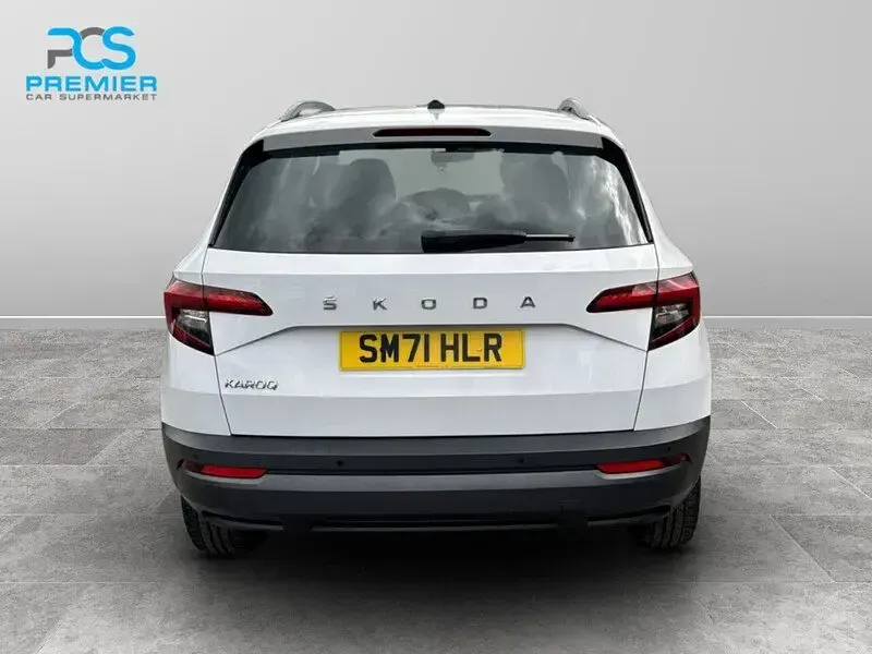 Used Skoda Karoq SE Technology 150 HP (110 kW) 2022 White SUV
