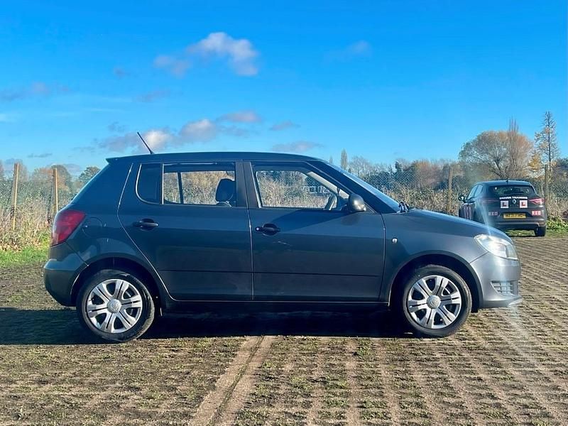 Used Skoda Fabia 88 HP (64 kW) 2012 Grey Hatchback