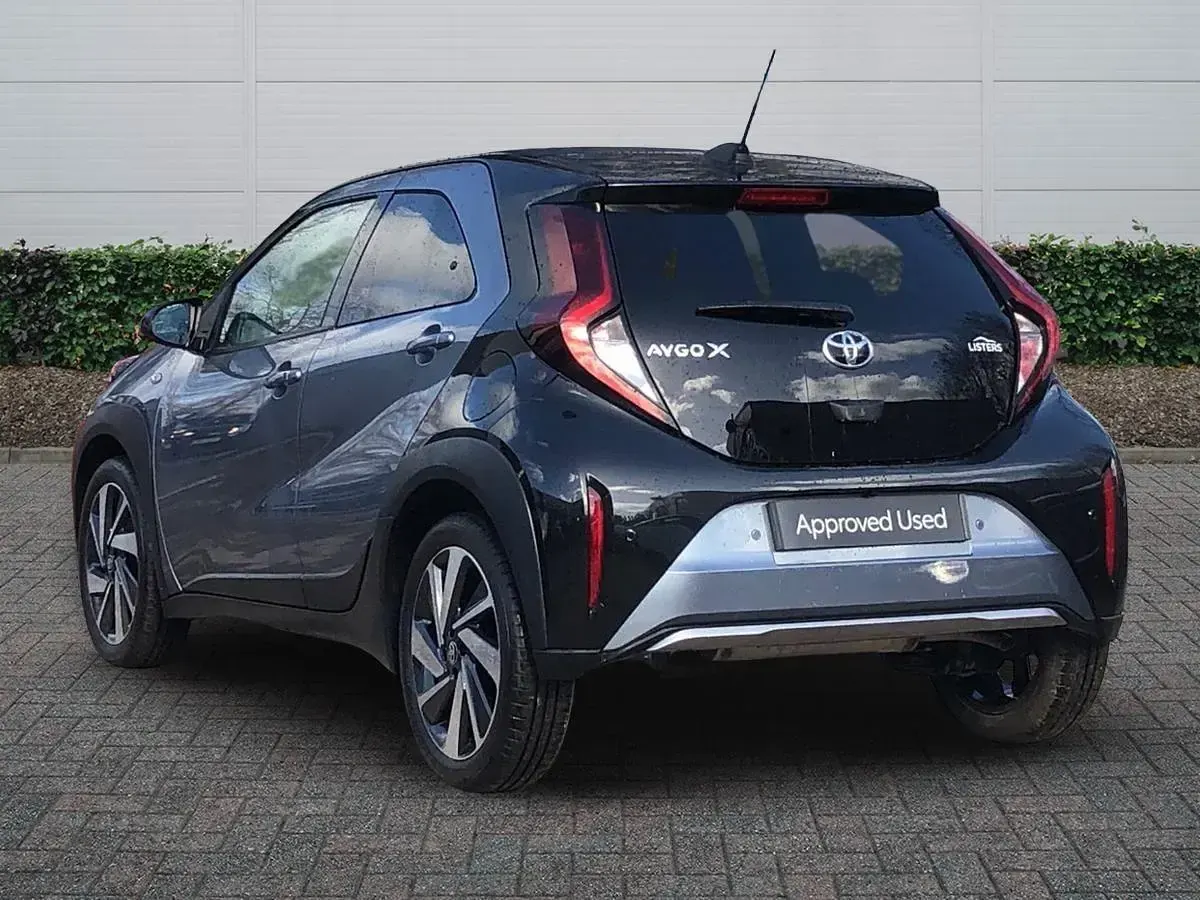 Used Toyota Aygo X 72 HP (52 kW) 2024 Grey SUV