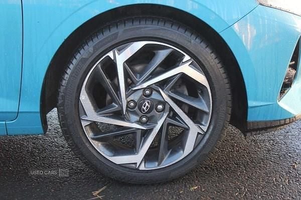 Used Hyundai i20 Premium 100 HP (73 kW) 2023 Turquoise Hatchback