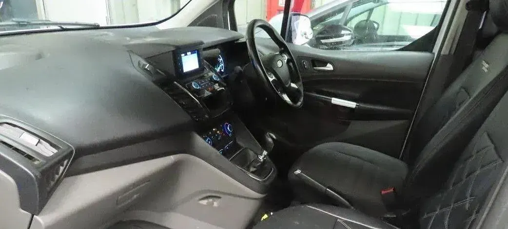 Used Ford Transit Connect Limited 120 HP (88 kW) 2018 White MPV
