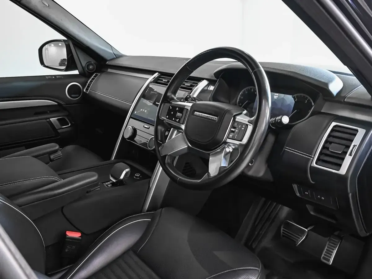Used Land Rover Discovery 5 HSE Dynamic 2023 Black SUV