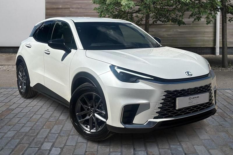White Used 2025 Lexus LBX SUV | £28,999 (Fair price) - Image 1/4