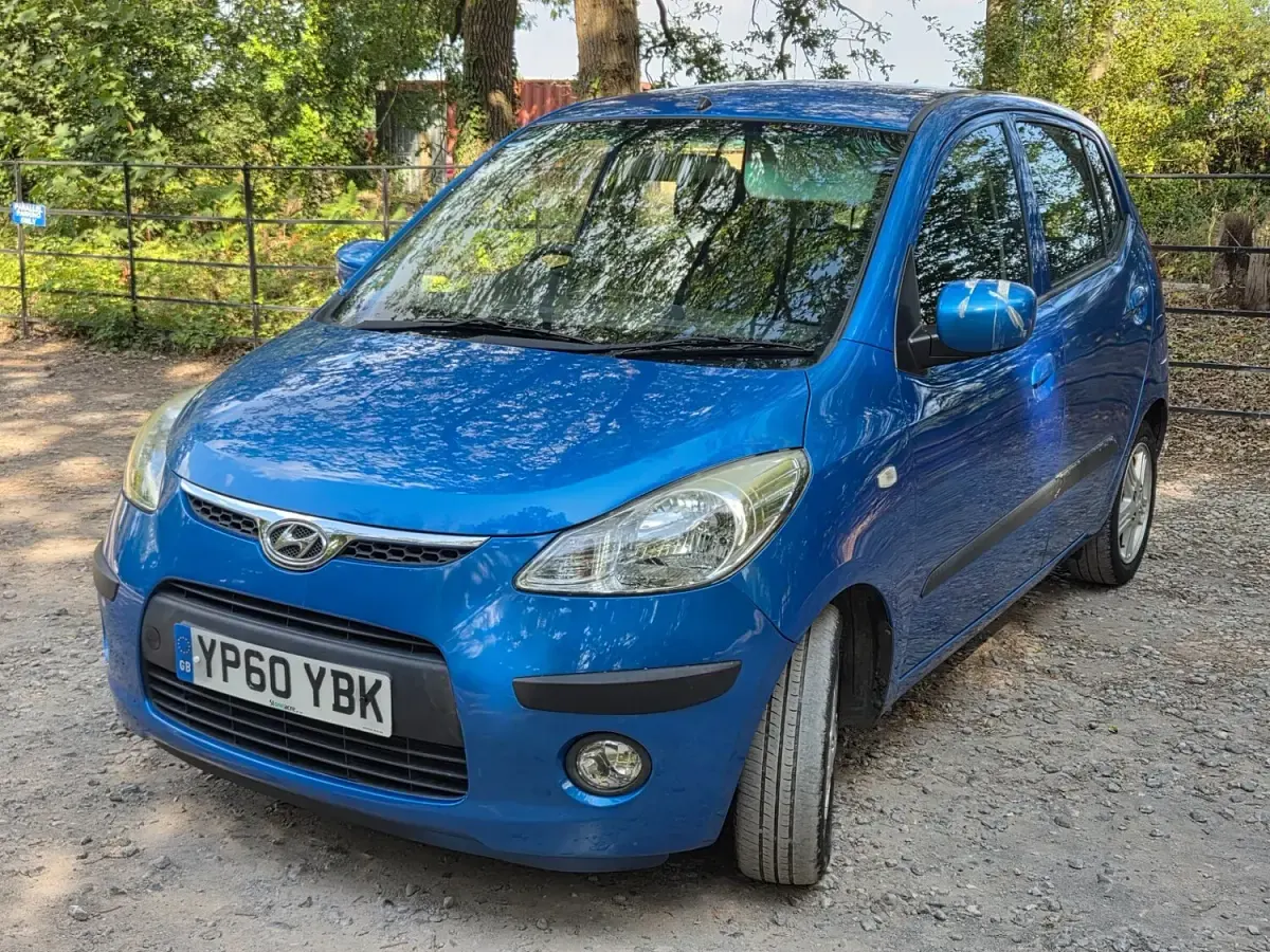 Used Hyundai i10 Comfort 77 HP (56 kW) 2011 Blue Hatchback