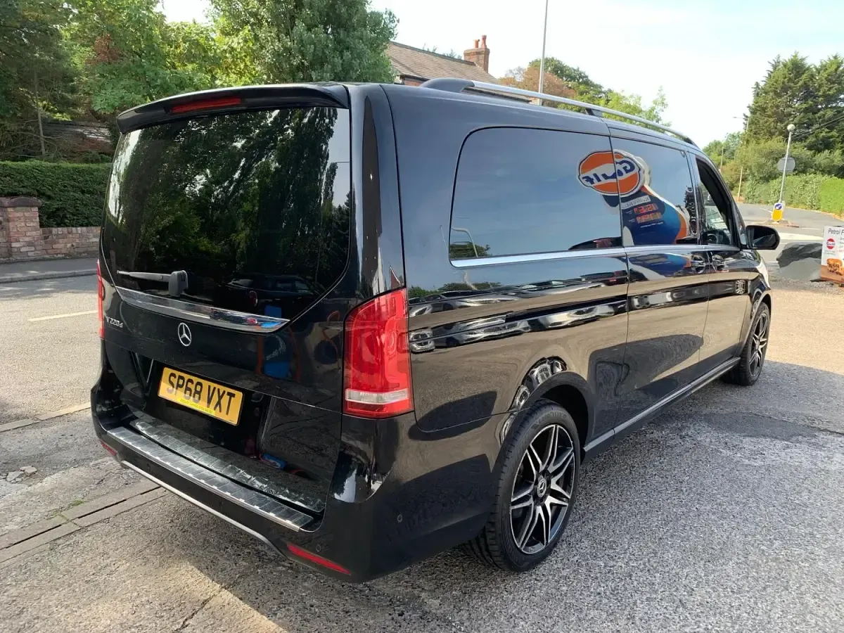 Used Mercedes V220 AMG line 163 HP (119 kW) 2018 Black MPV