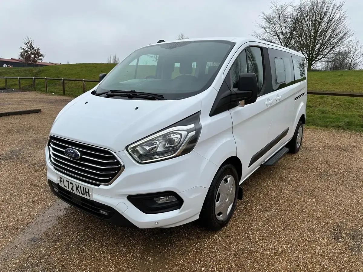 Begagnad Ford Tourneo S 130 HK (95 kW) 2022 Vit Minibuss