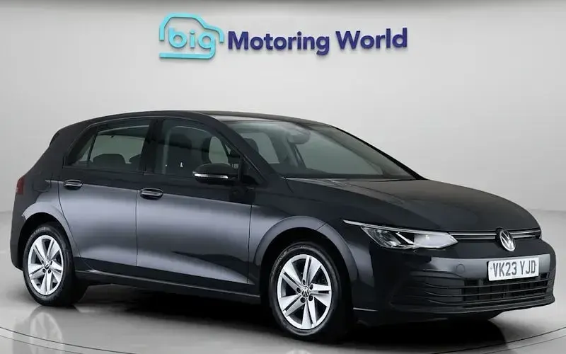 Second-hand VW Golf VIII Life 150 CP (110 kW) 2023 Hatchback