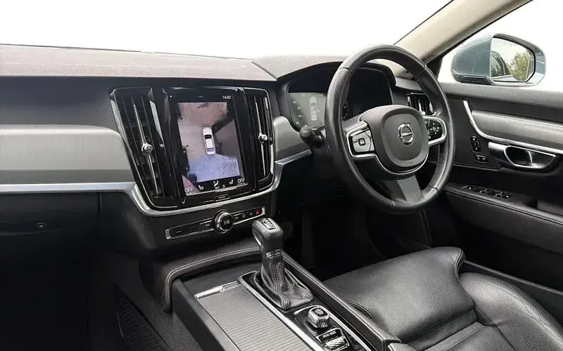Used Volvo S90 Momentum 190 HP (139 kW) 2019 Grey Sedan