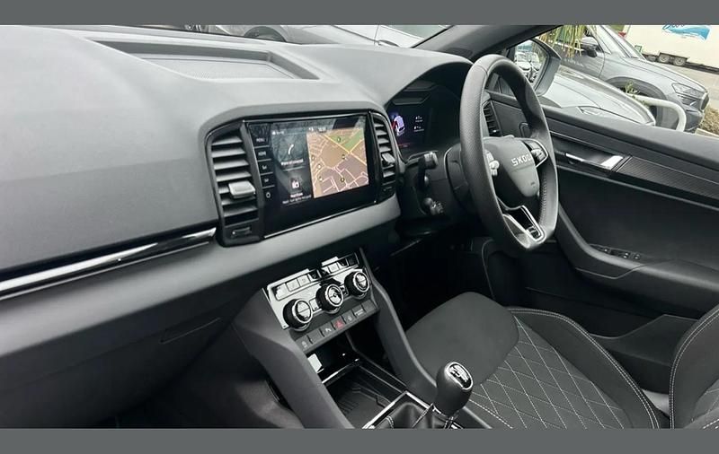 Used Skoda Karoq SportLine 147 HP (108 kW) 2025 Silver SUV