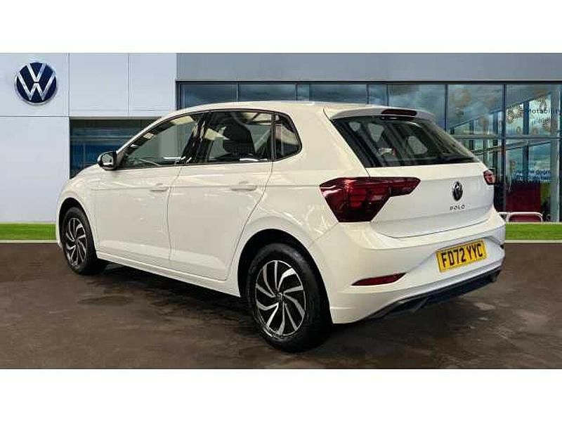 Used VW Polo Life 95 HP (69 kW) 2023 Pure white Hatchback