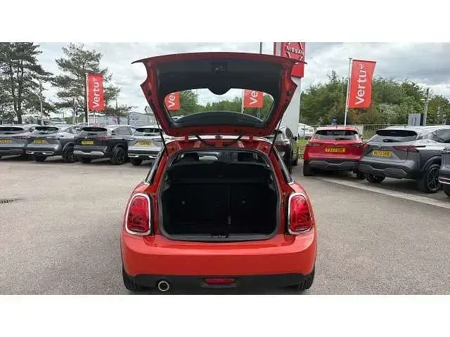 Used Mini Cooper Classic 136 HP (100 kW) 2018 Orange Hatchback