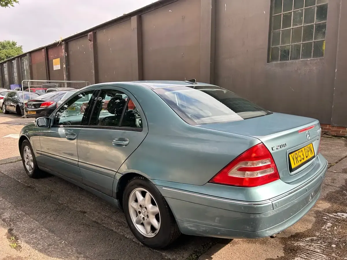 Used Mercedes C200 Elegance 2003 Green Sedan
