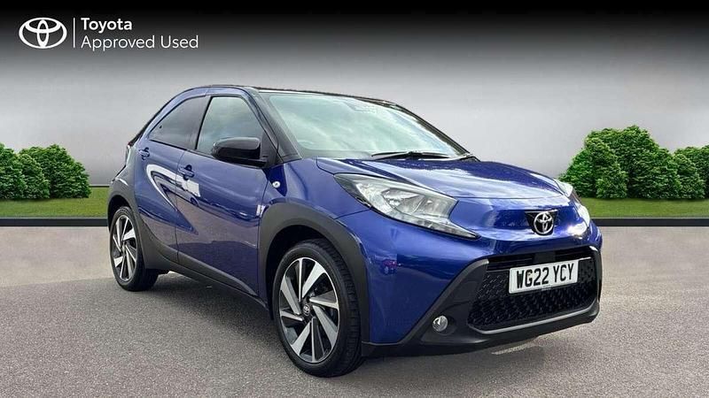 Juniper blue bi tone Used 2022 Toyota Aygo X SUV | £13,055 - Image 1/2