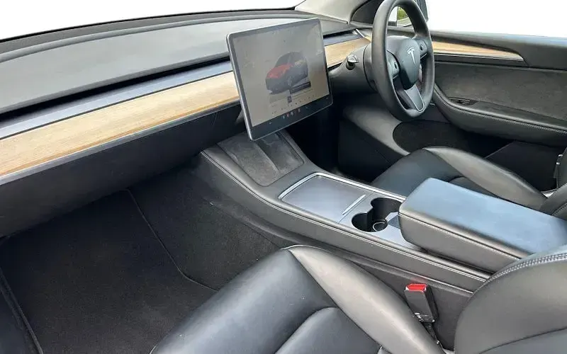 Used Tesla Model Y Long Range AWD 286 kW (389 HP) 2025 SUV