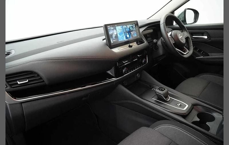 Used Nissan Qashqai N-Connecta 155 HP (114 kW) 2023 Silver SUV