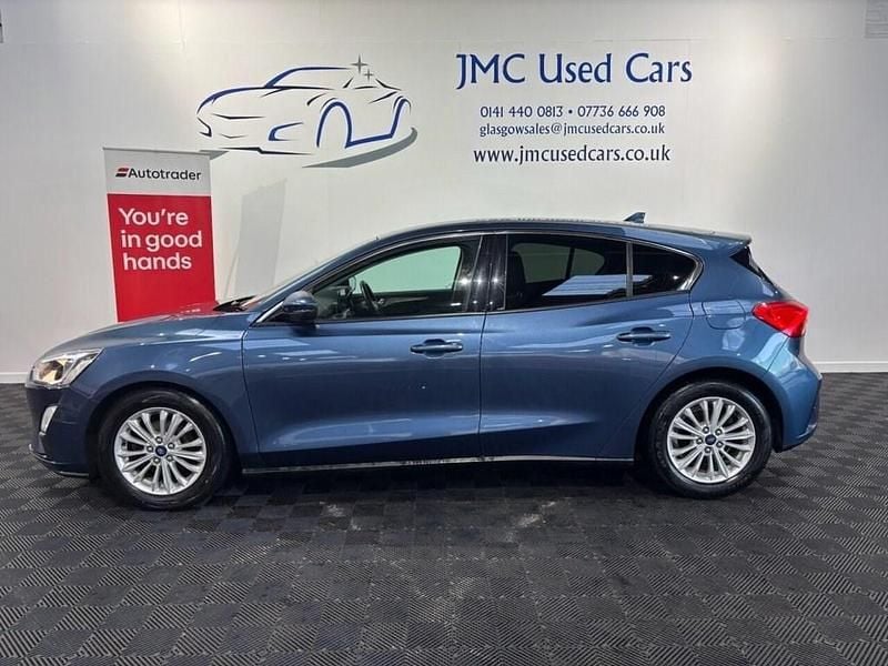 Used Ford Focus Titanium 120 HP (88 kW) 2019 Blue Hatchback