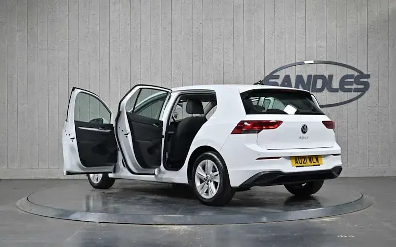 Used VW Golf VII S 150 HP (110 kW) 2021 White Hatchback