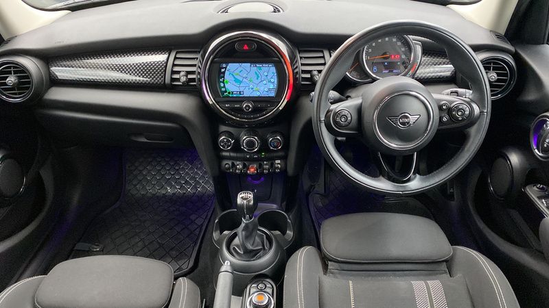 Used Mini Cooper S Classic 189 HP (139 kW) 2019 Silver Hatchback