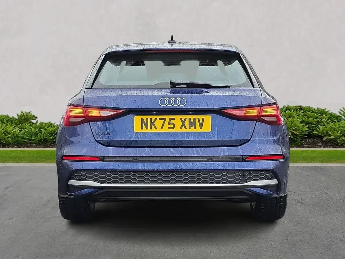 Used Audi A3 Sportback Sport 204 HP (150 kW) 2025 Blue Hatchback