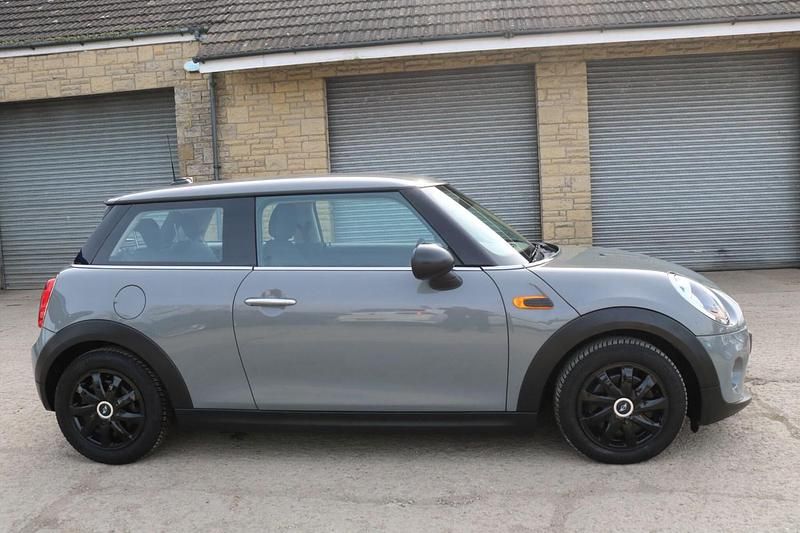 Used Mini ONE Hatch 102 HP (75 kW) 2017 Grey Hatchback