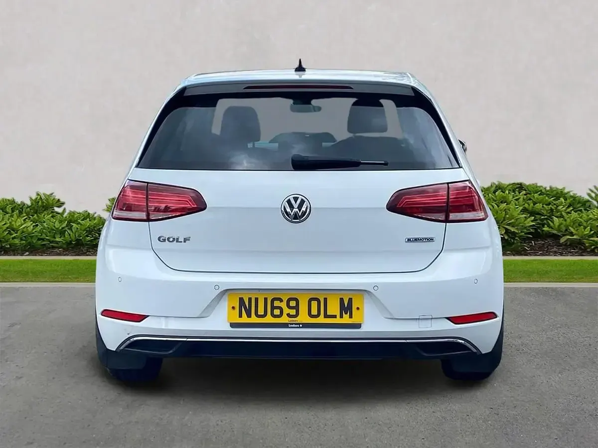 Used VW Golf VII Edition 130 HP (95 kW) 2019 White Hatchback