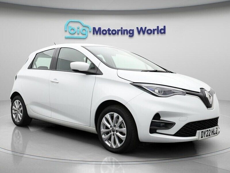 White Used 2022 Renault Zoe Iconic Hatchback | £9,600 (Good price) - Image 1/4