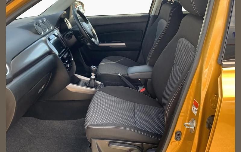 Used Suzuki Vitara SZ-T 129 HP (94 kW) 2020 Yellow SUV