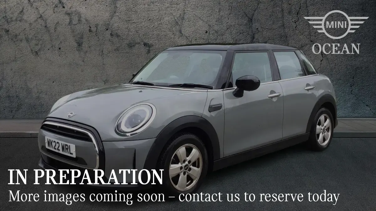 Usado Mini Cooper Classic 134 HP (98 kW) 2022 Cinzento Citadino