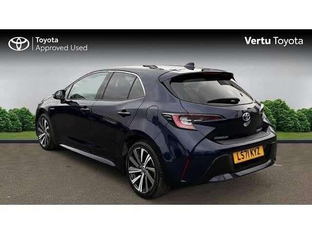 Used Toyota Corolla Design 122 HP (89 kW) 2021 Blue Hatchback