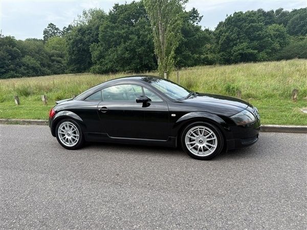 Phantom black Used 2001 Audi TT Coupe | £2,000 (Fair price) - Image 1/1