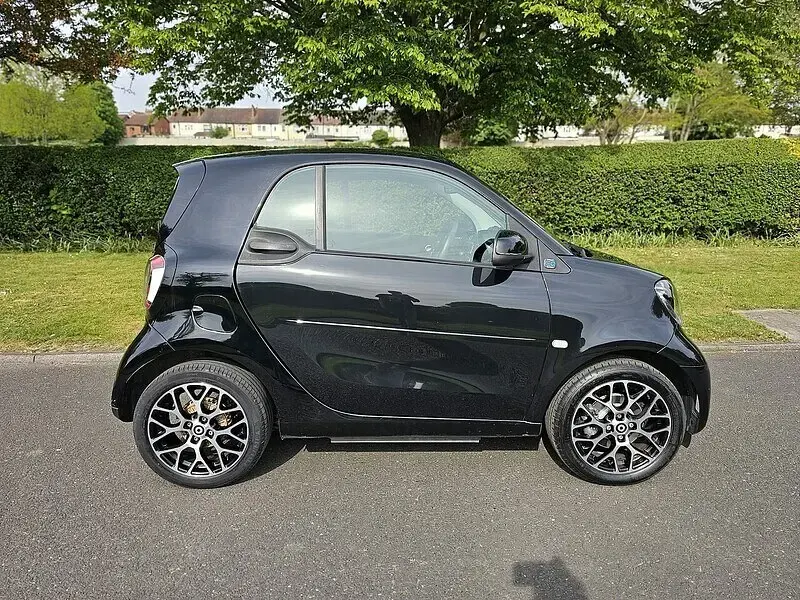Used Smart ForTwo Electric Drive Exclusive 60 kW (82 HP) 2021 Black Coupe
