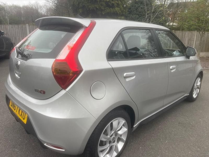 Used MG MG3 106 HP (77 kW) 2017 Silver Hatchback