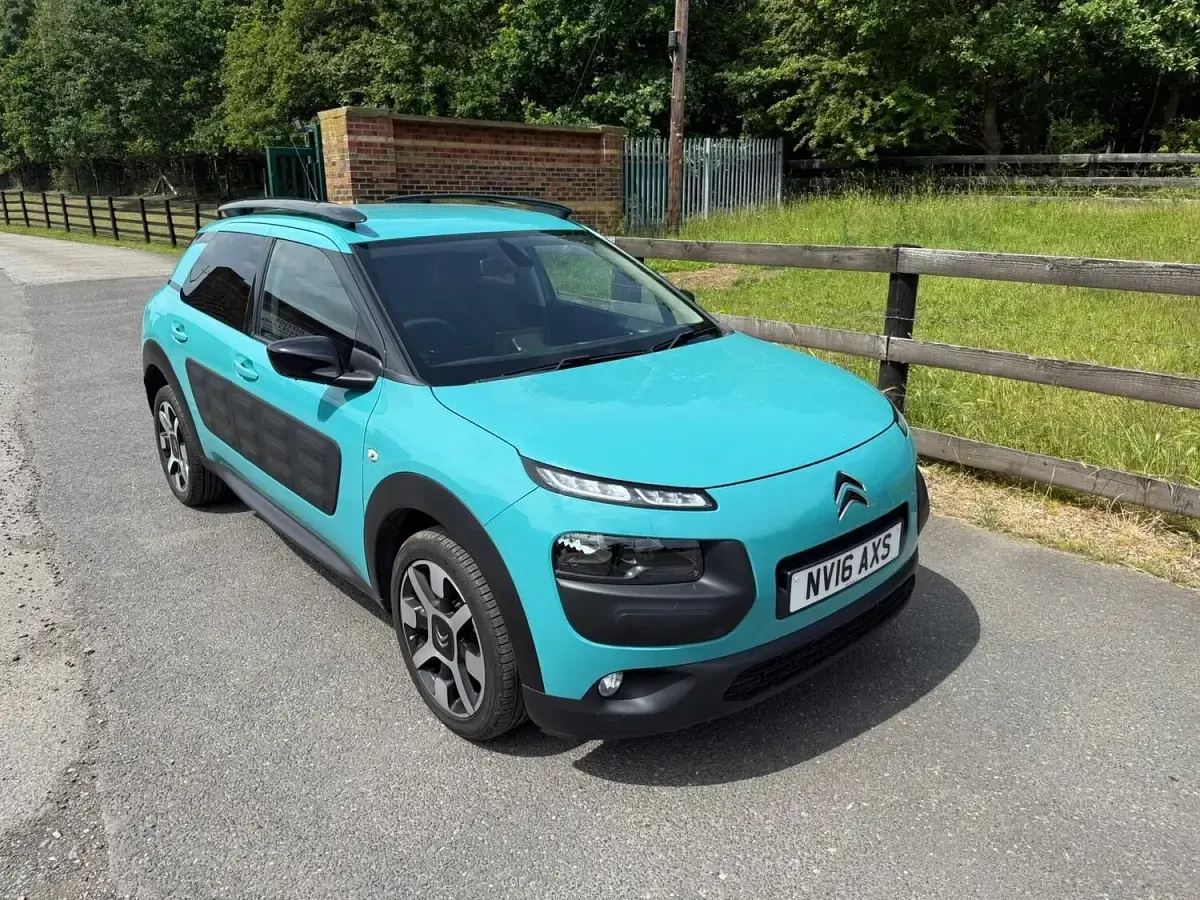 Used Citroën C4 Cactus Flair 82 HP (60 kW) 2016 Blue Hatchback