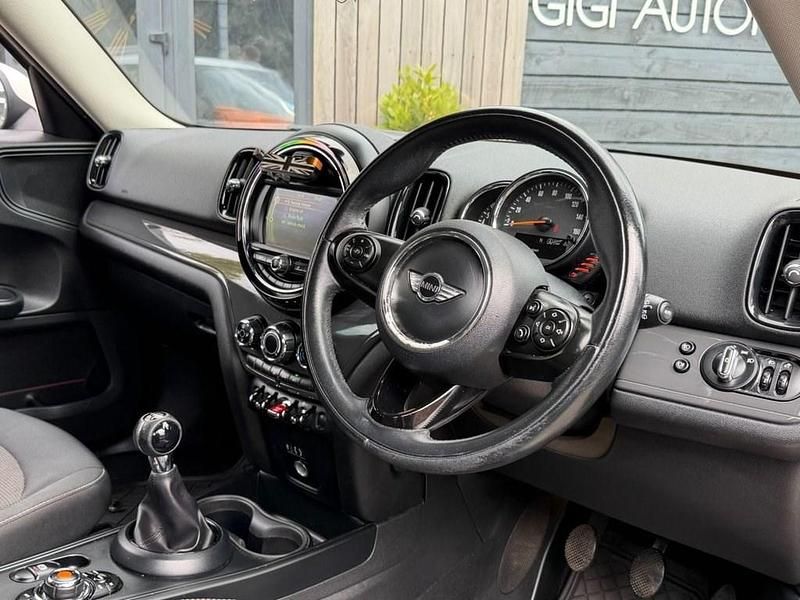 Używany Mini Cooper 136 KM (100 kW) 2017 Szary Hatchback