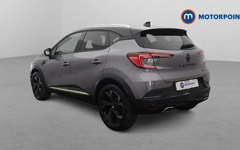 Second-hand Renault Captur Engineered 143 CP (105 kW) 2024 Gri SUV