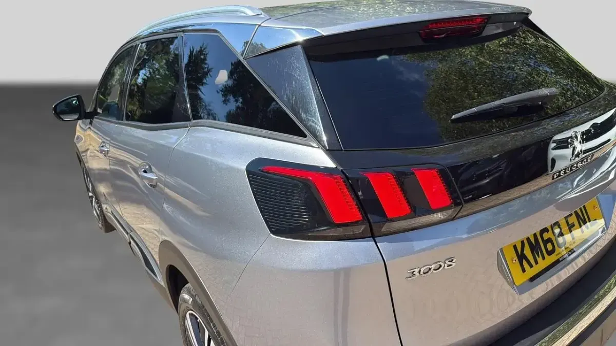 Used Peugeot 3008 Allure 129 HP (94 kW) 2018 Grey SUV