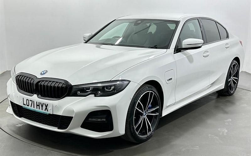 Begagnad BMW 330e M Sport 292 HK (214 kW) 2022 Vit Sedan