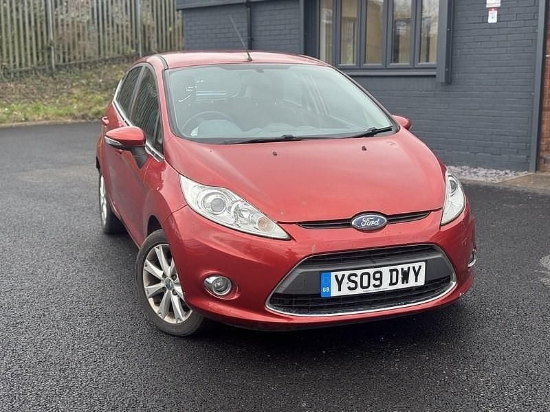 Used Ford Fiesta Zetec 82 HP (60 kW) 2009 Red Hatchback