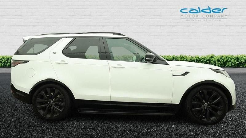 Used Land Rover Discovery 5 SE Dynamic 250 HP (183 kW) 2021 White SUV