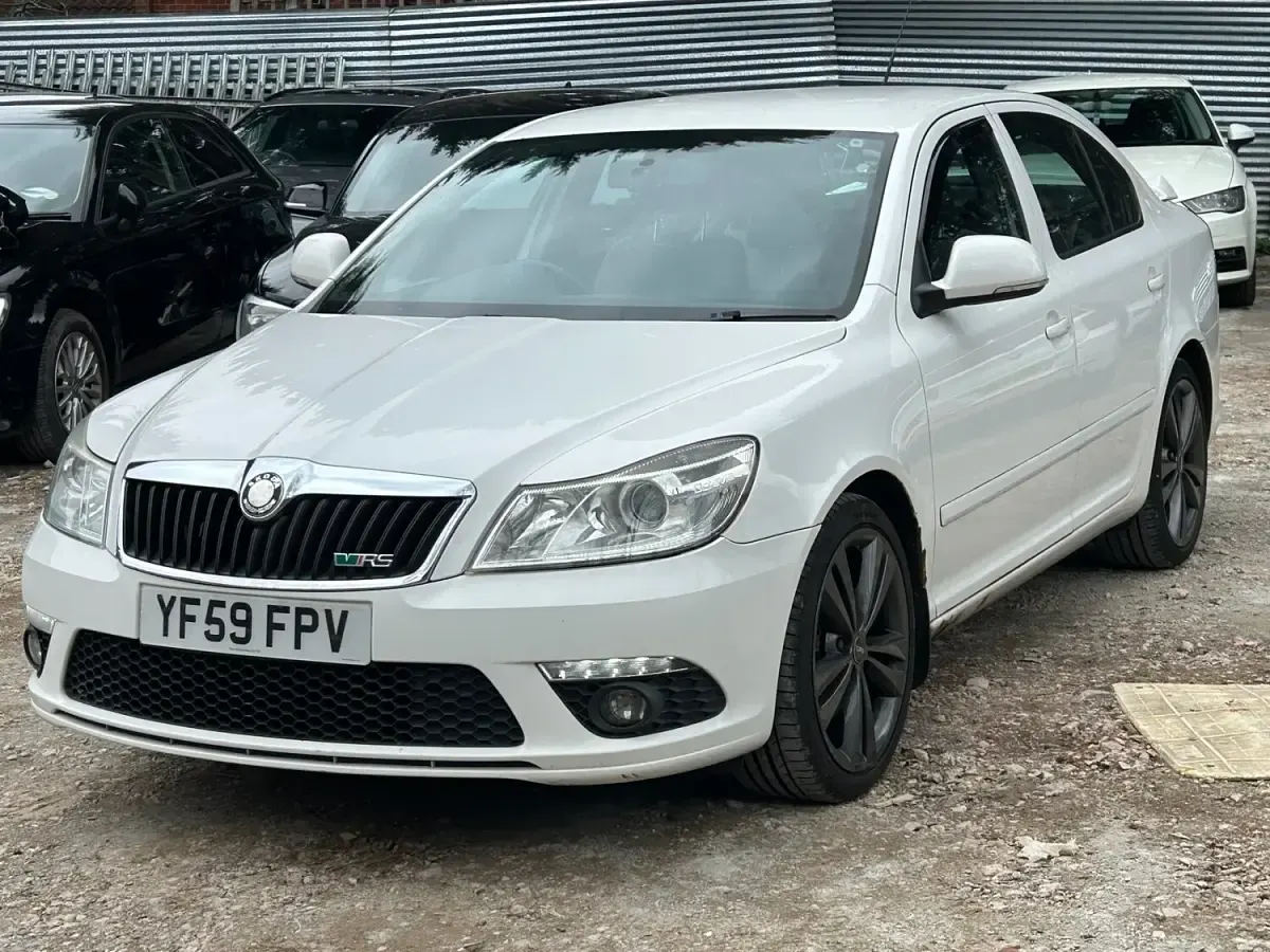 Used Skoda Octavia vRS 200 HP (147 kW) 2009 White Hatchback