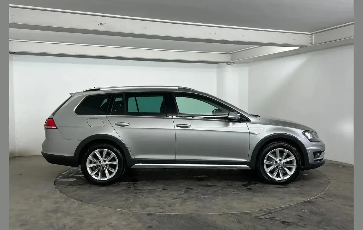 Used VW Golf Alltrack 184 HP (135 kW) 2016 Silver Estate