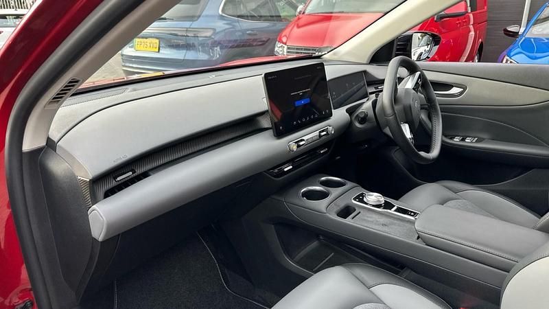 Used MG MG5 EV Trophy 63 kW (87 HP) 2025 Red Estate