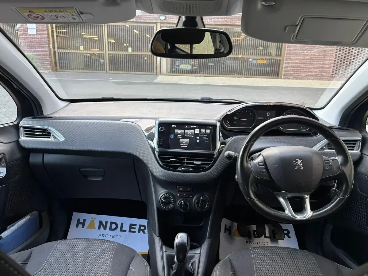 Käytetty Peugeot 208 Allure 2015 Sininen Viistoperä