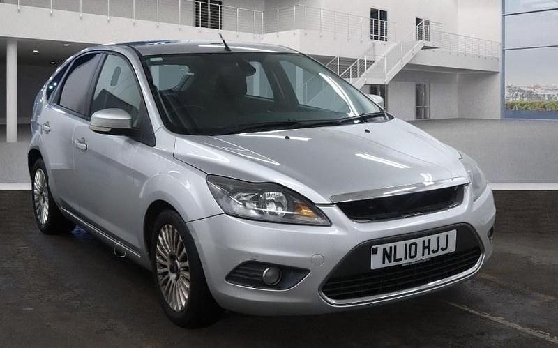 Silver Used 2010 Ford Focus Titanium Hatchback | £1,250 (Good price) - Image 1/4