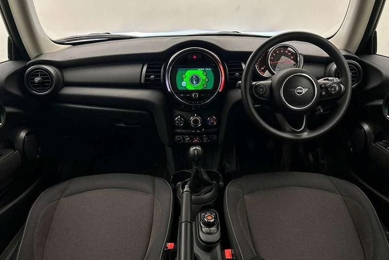 Used Mini ONE Classic 101 HP (74 kW) 2020 White Hatchback